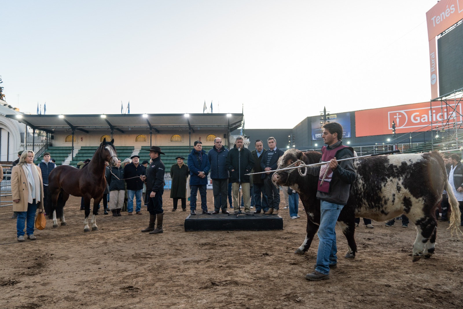 Ingresaron los primeros animales a la Expo Rural - MUNDO RURAL WEB