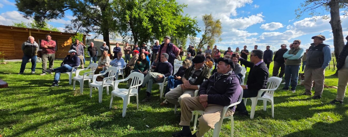 Más de 60 productores participaron de la Asamblea en Bovril.