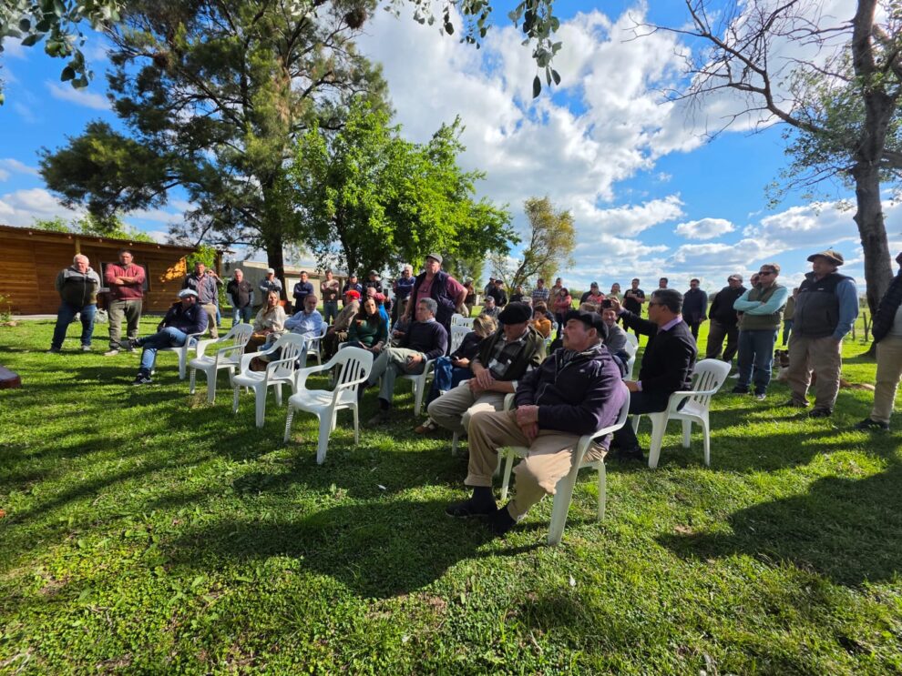 Más de 60 productores participaron de la Asamblea en Bovril.